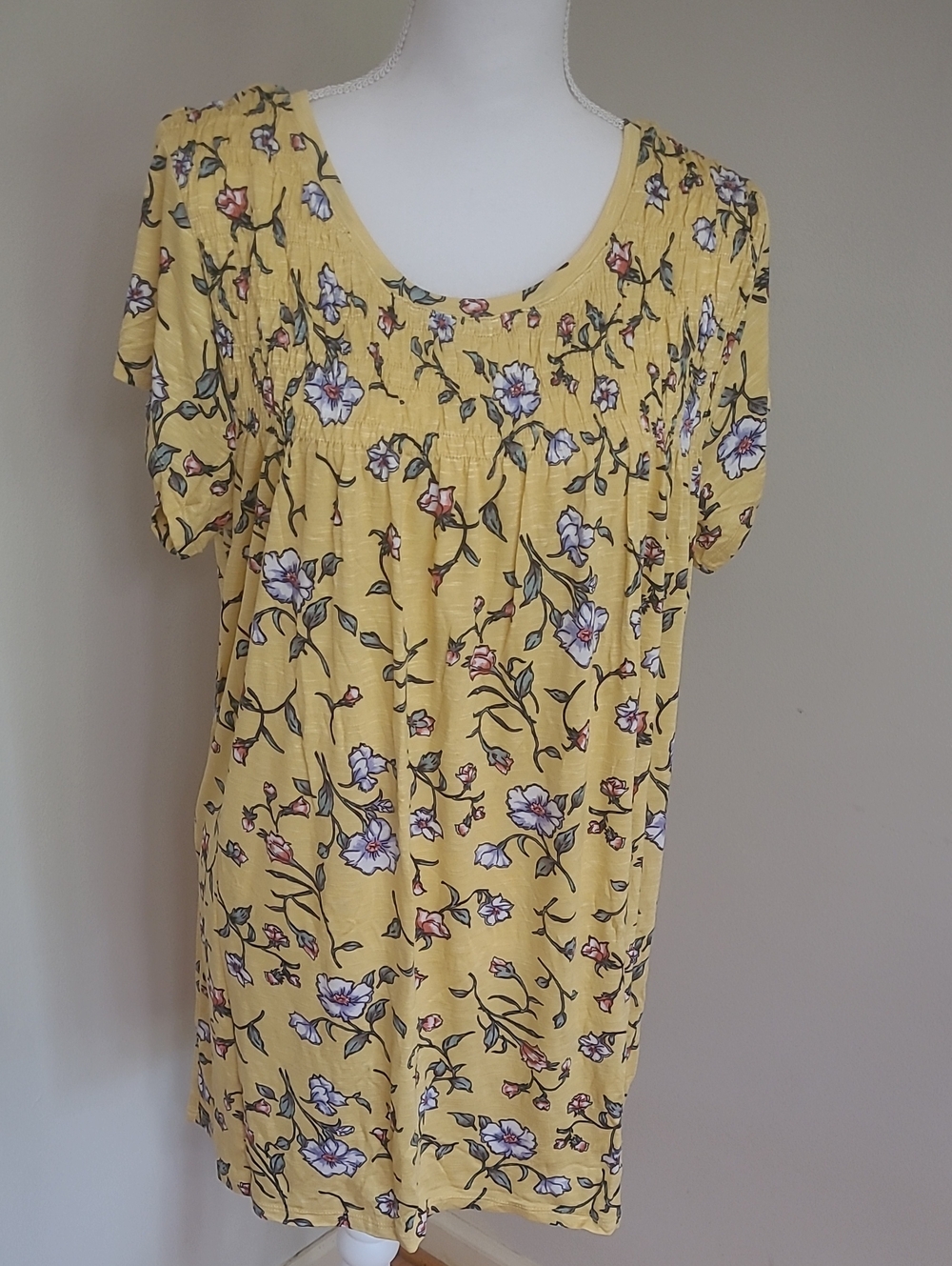 Ellos Yellow Floral Top With Smocked Chest.  L 18/20. NWT
